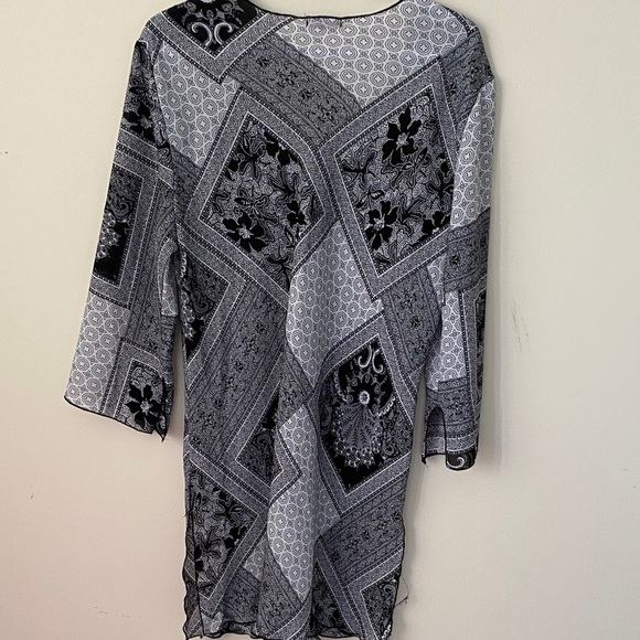 Reitmans Monochrome Patchwork Long Sleeve Dress - Picture 4 of 4
